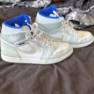 Jordan Sneakers White and Blue